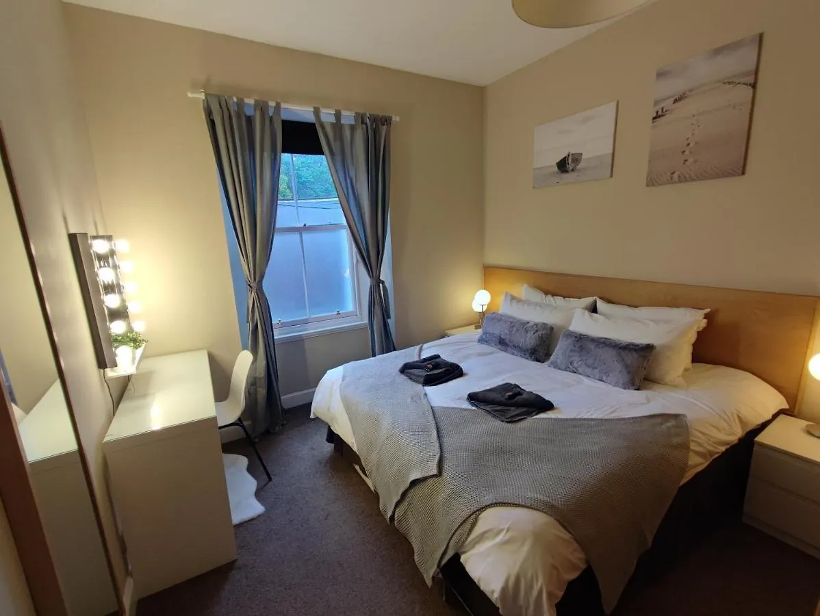 Central Edinburgh Private Garden With Parking Apartment