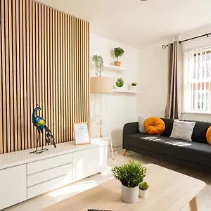 Super Modern 2bd Central Holiday home Belfast